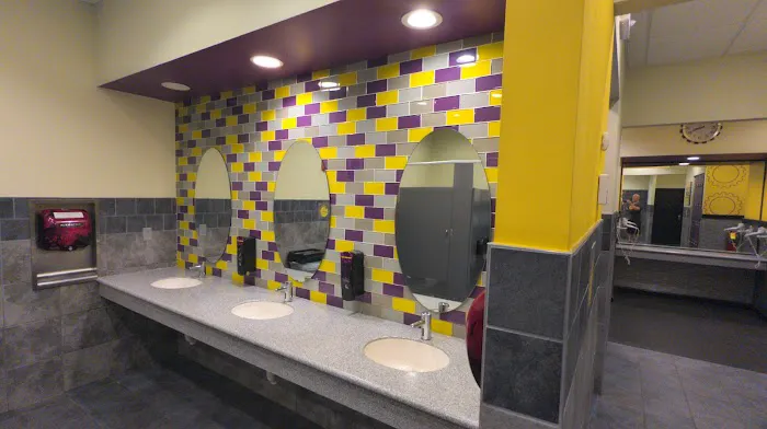 Planet Fitness Picture 5