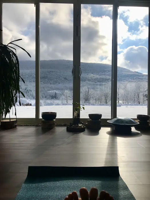 Mountain Breeze Yoga & Sound Therapy Picture 10