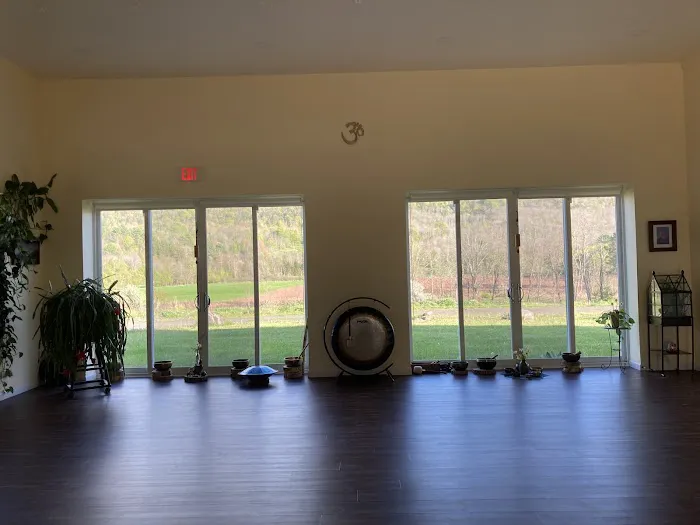 Mountain Breeze Yoga & Sound Therapy Picture 5