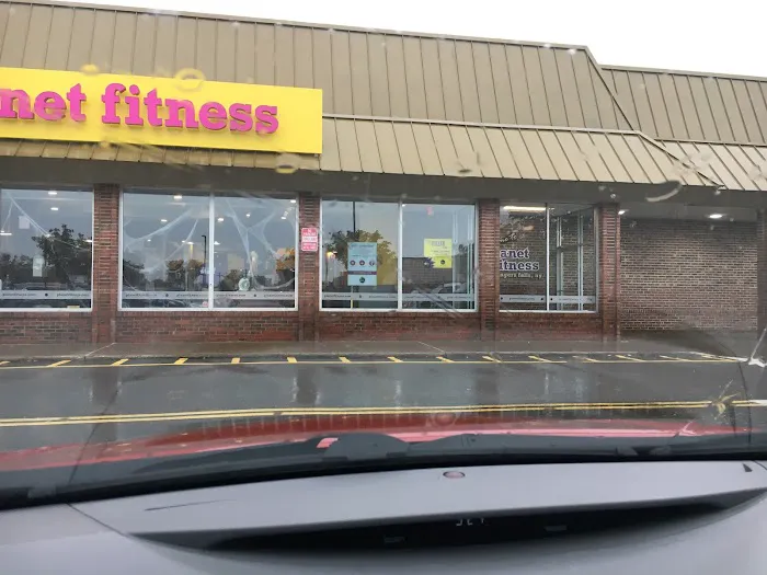 Planet Fitness Picture 6