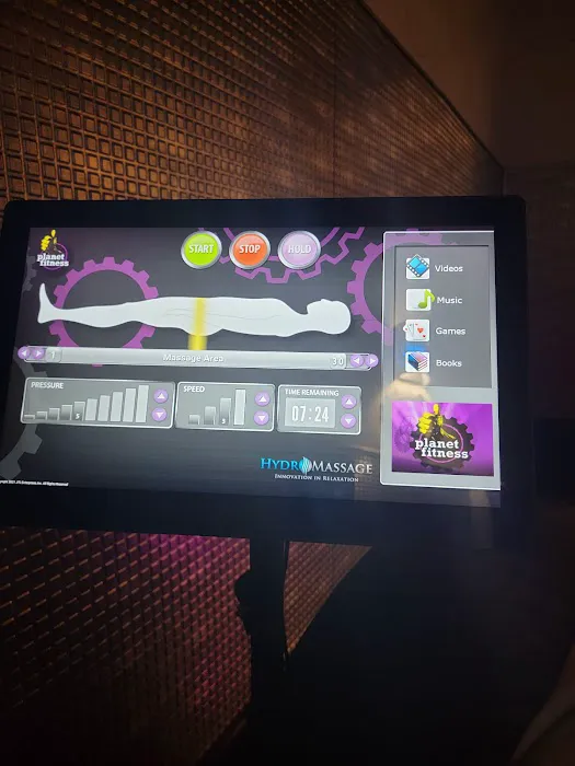 Planet Fitness Picture 8
