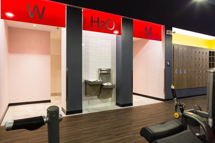 Retro Fitness Wayne Picture 5