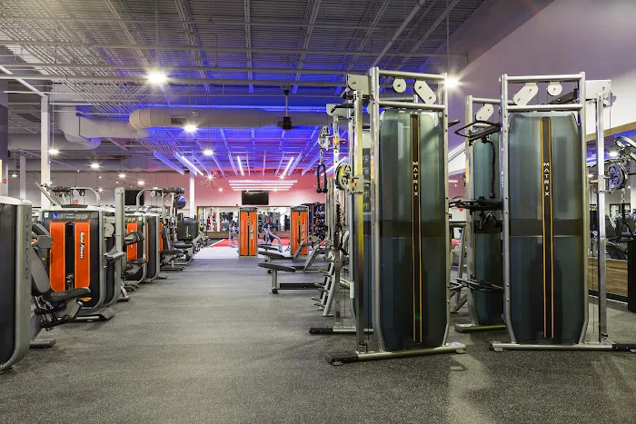 Retro Fitness Wayne Picture 4