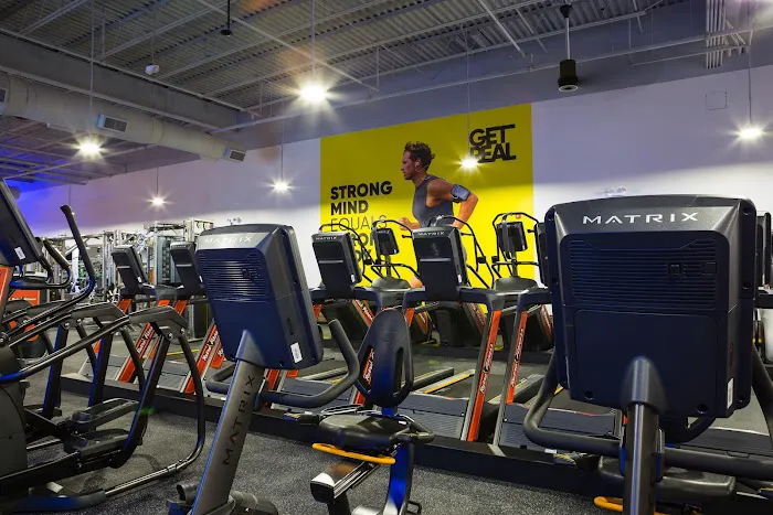 Retro Fitness Wayne Picture 9