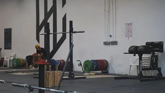 Adelante Barbell Club Picture 7