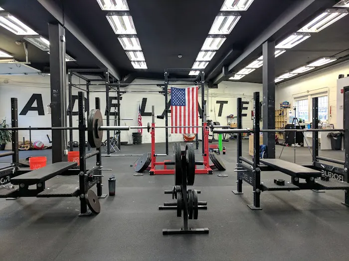 Adelante Barbell Club Picture 5