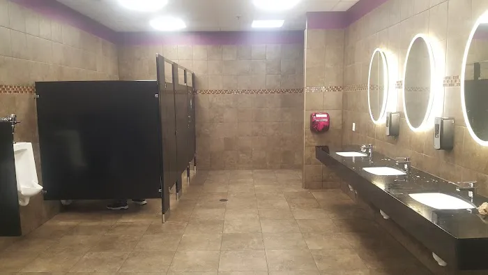 Planet Fitness Picture 8