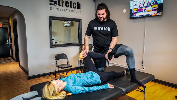 Stretch Recovery Lounge - Montclair Picture 7