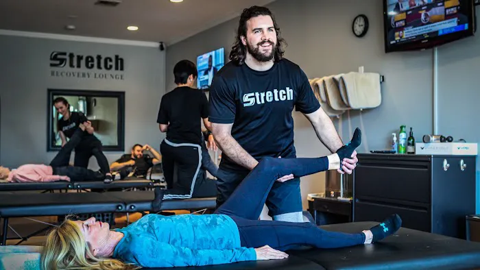 Stretch Recovery Lounge - Montclair Picture 6