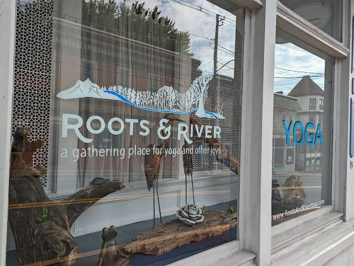 Roots & River Yoga Picture 5