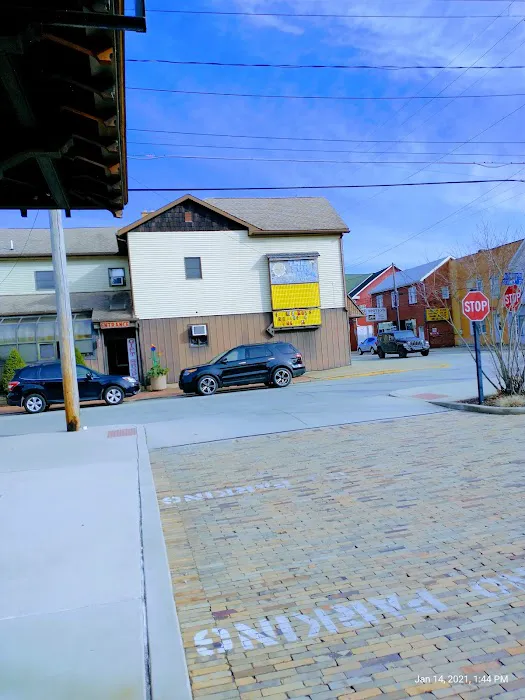 Sundeck Tanning & Fitness Center Picture 4