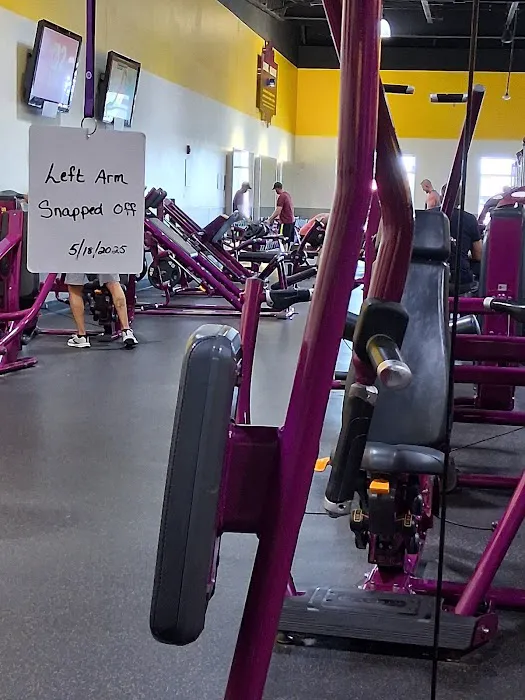 Planet Fitness Picture 6
