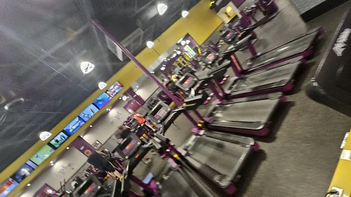Planet Fitness Picture 7