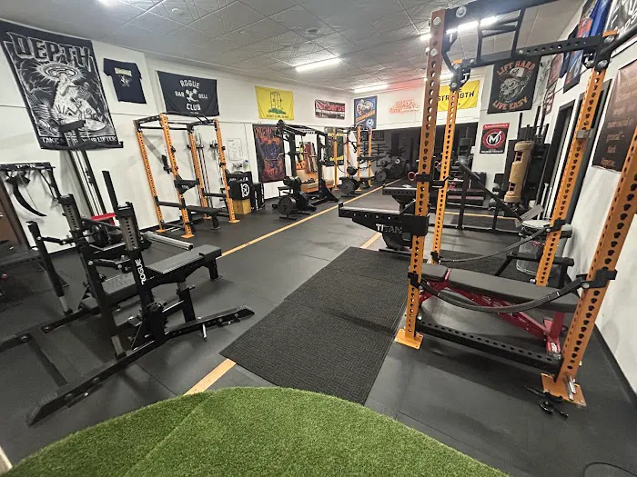 Lift Hard Strength Club Picture 2