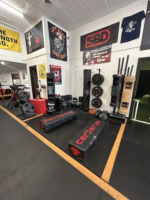 Lift Hard Strength Club Picture 9