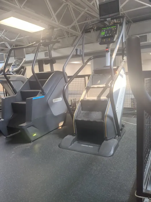 Gold's Gym Picture 2