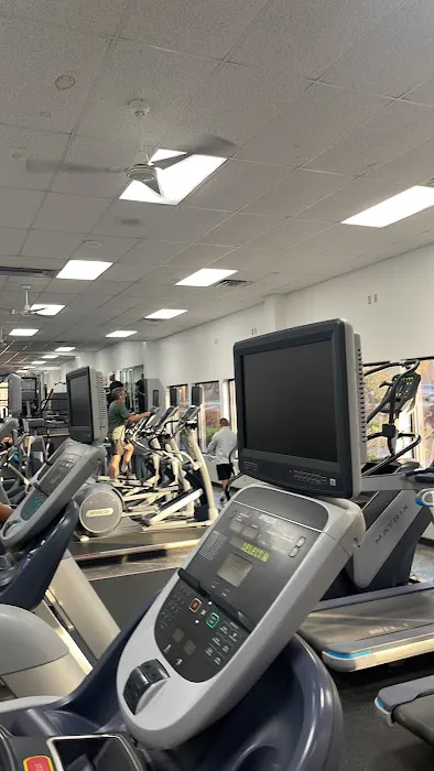 IXL Health & Fitness Club Picture 1