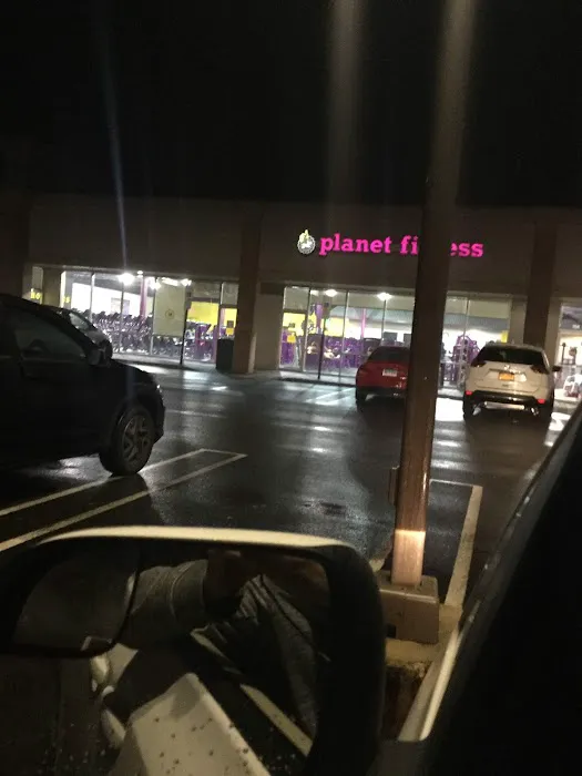 Planet Fitness Picture 2
