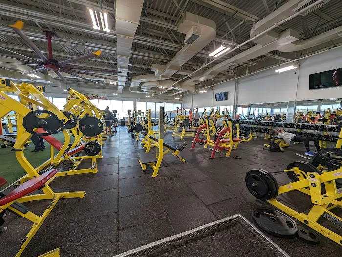Retro Fitness Picture 6