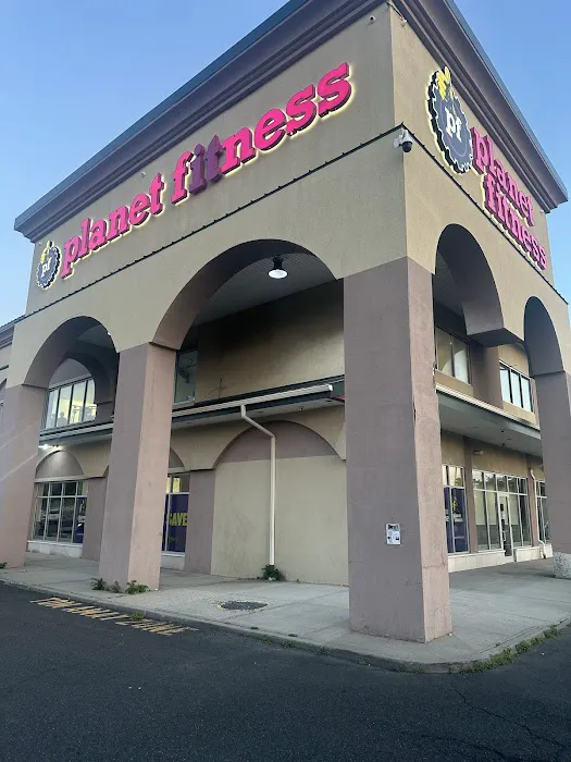 Planet Fitness Picture 2