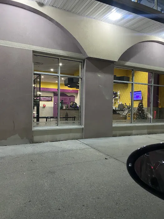 Planet Fitness Picture 9