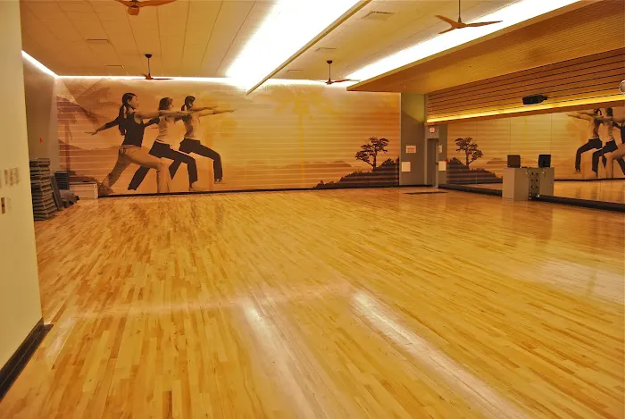 LA Fitness Picture 7
