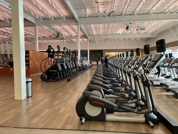 LA Fitness Picture 1