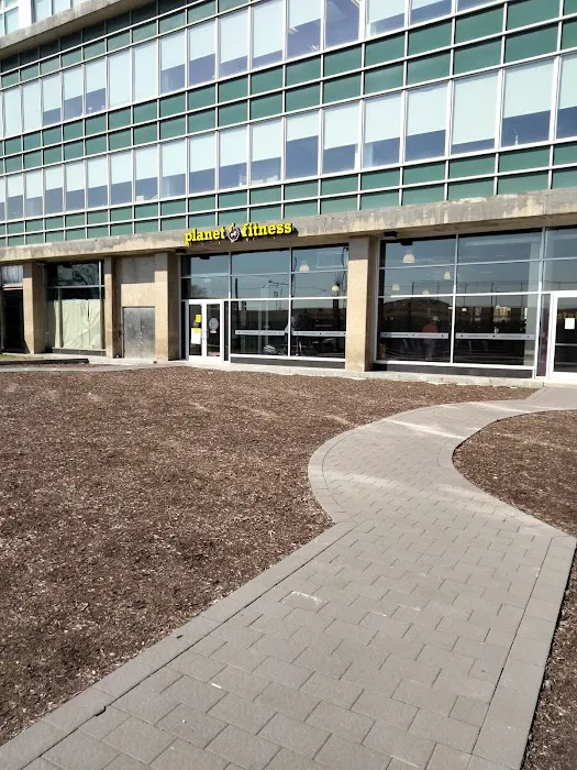 Planet Fitness Picture 9