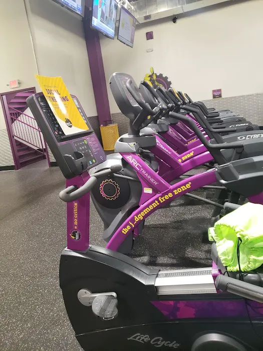 Planet Fitness Picture 10
