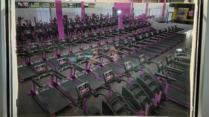 Planet Fitness Picture 9