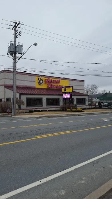 Planet Fitness Picture 9