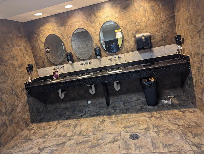 Planet Fitness Picture 8