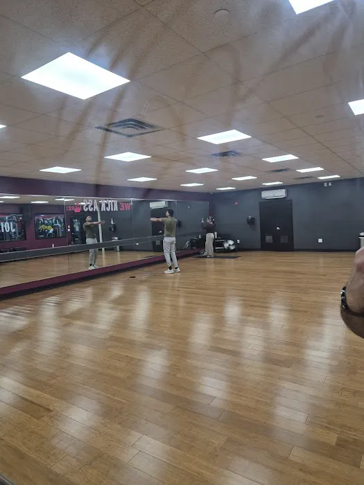 Crunch Fitness - New City Picture 1