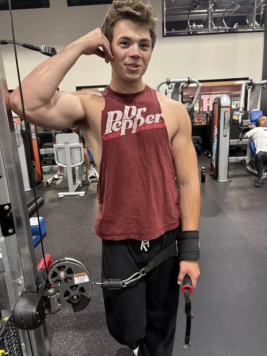 Crunch Fitness - New City Picture 8
