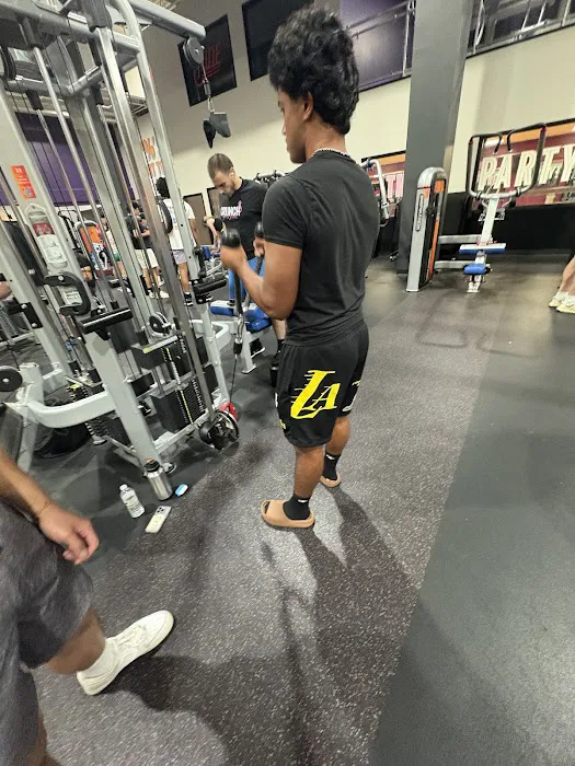 Crunch Fitness - New City Picture 5