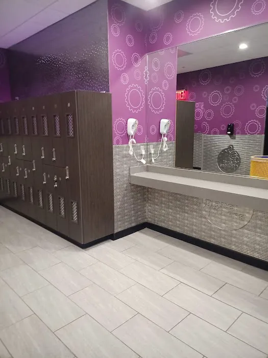 Planet Fitness Picture 9