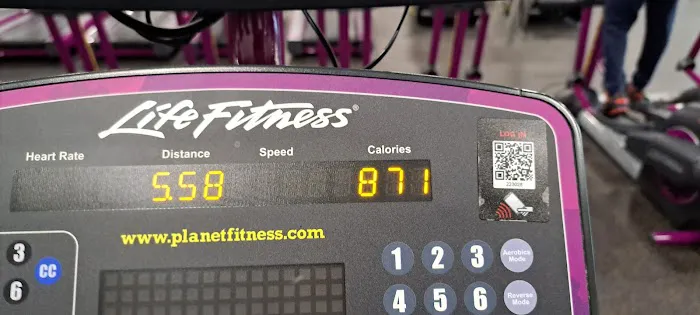 Planet Fitness Picture 7