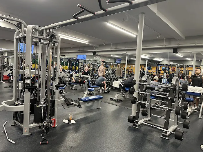 Crunch Fitness - Midland Park Picture 8