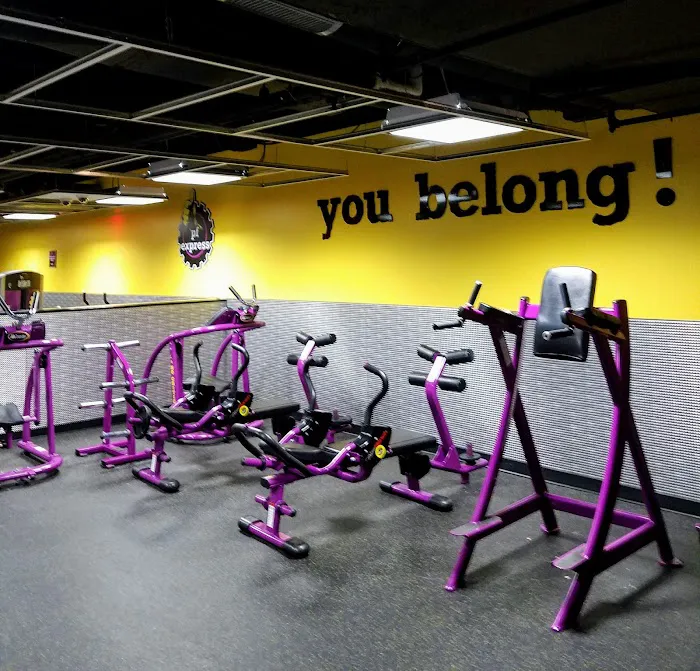 Planet Fitness Picture 8