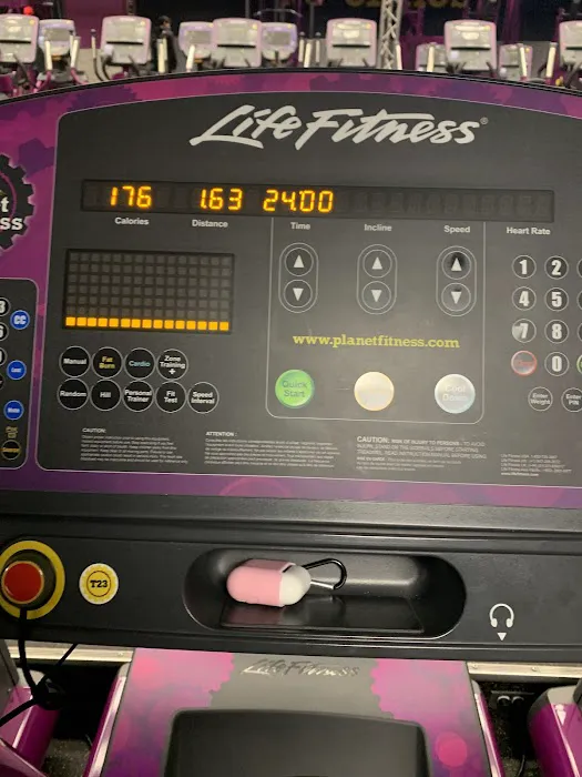 Planet Fitness Picture 6