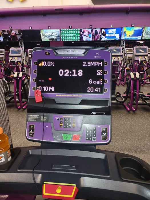 Planet Fitness Picture 9