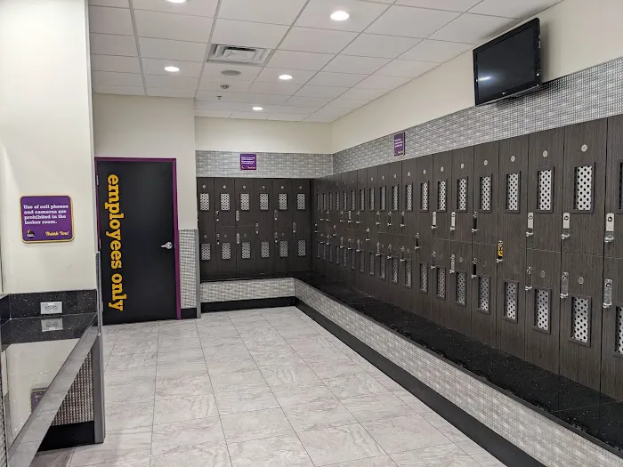 Planet Fitness Picture 1