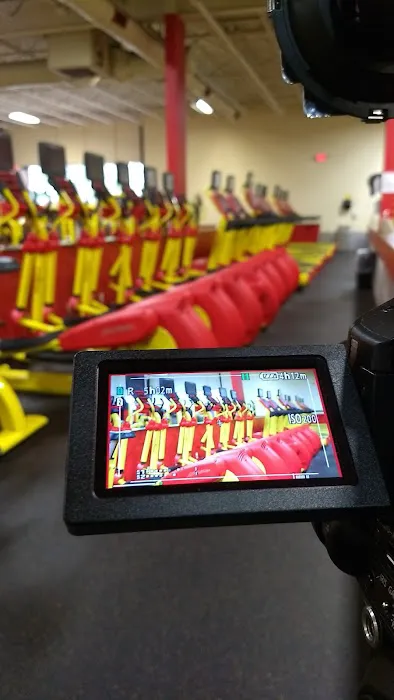 Retro Fitness Picture 3