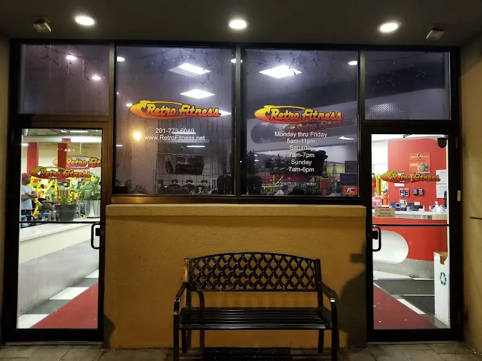 Retro Fitness Picture 7