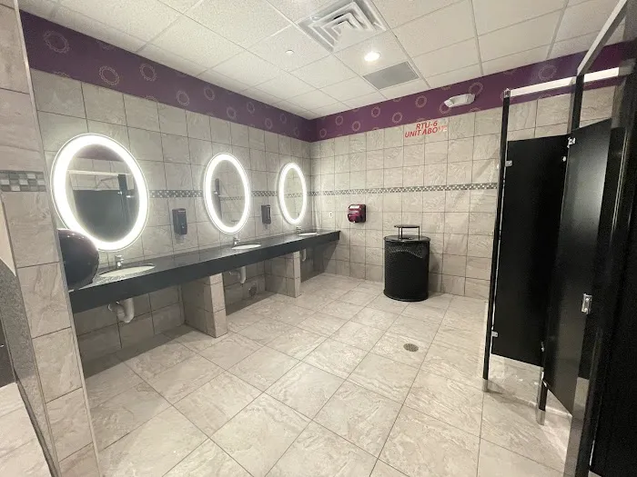 Planet Fitness Picture 9