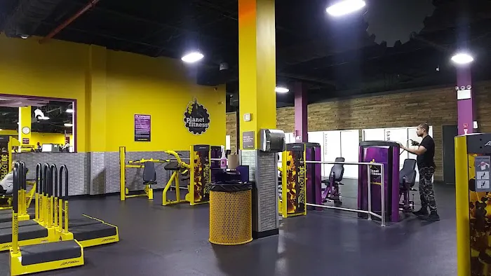 Planet Fitness Picture 2