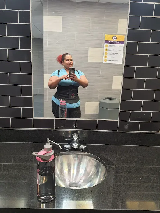 Planet Fitness Picture 5