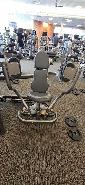 LA Fitness Picture 9