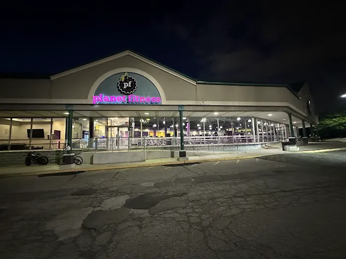 Planet Fitness Picture 10