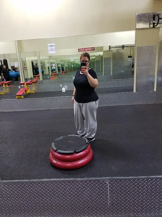 Retro Fitness Picture 5